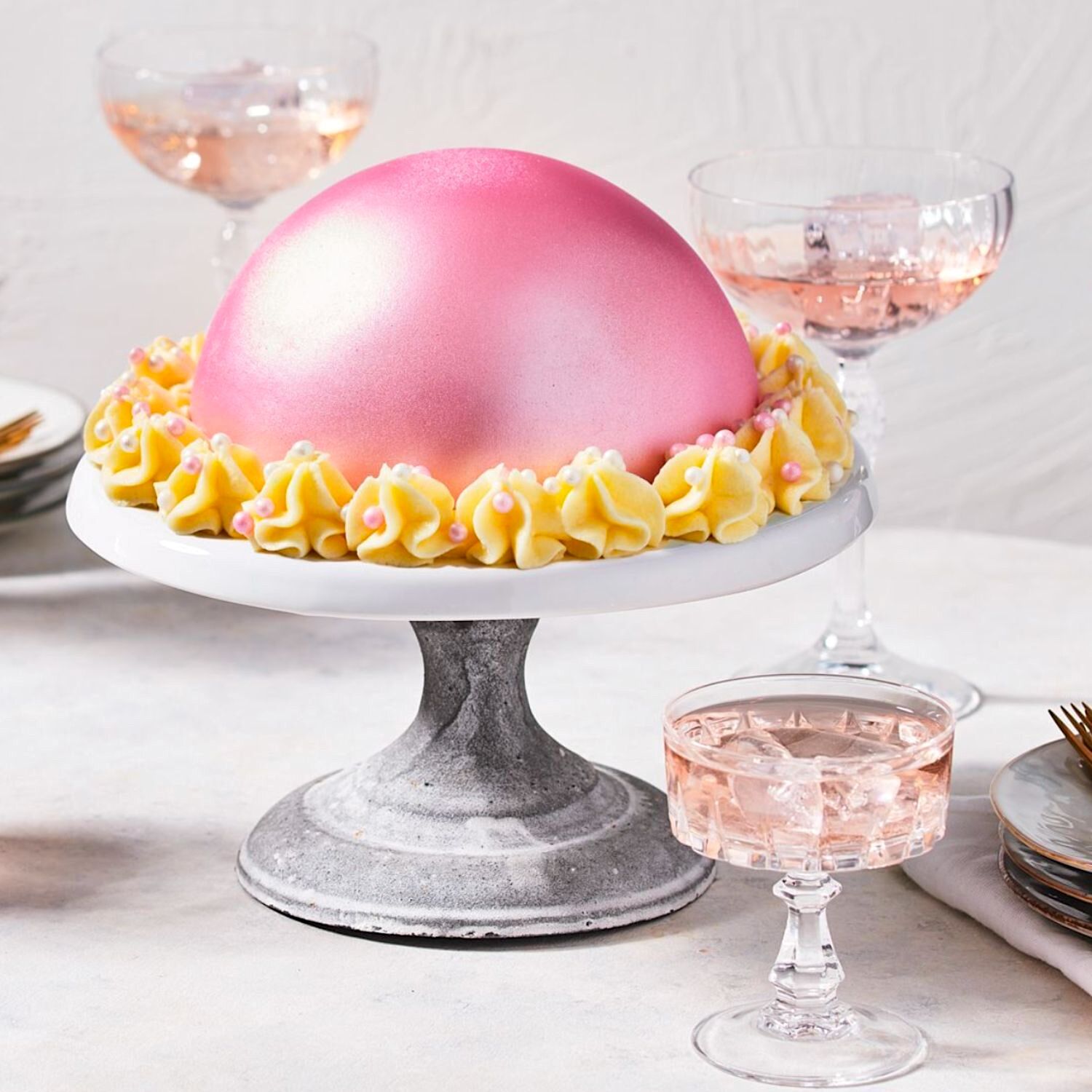 SPRAY METALICO FUNCAKES - ROSA BEBE BRILLANTE (100 ML)