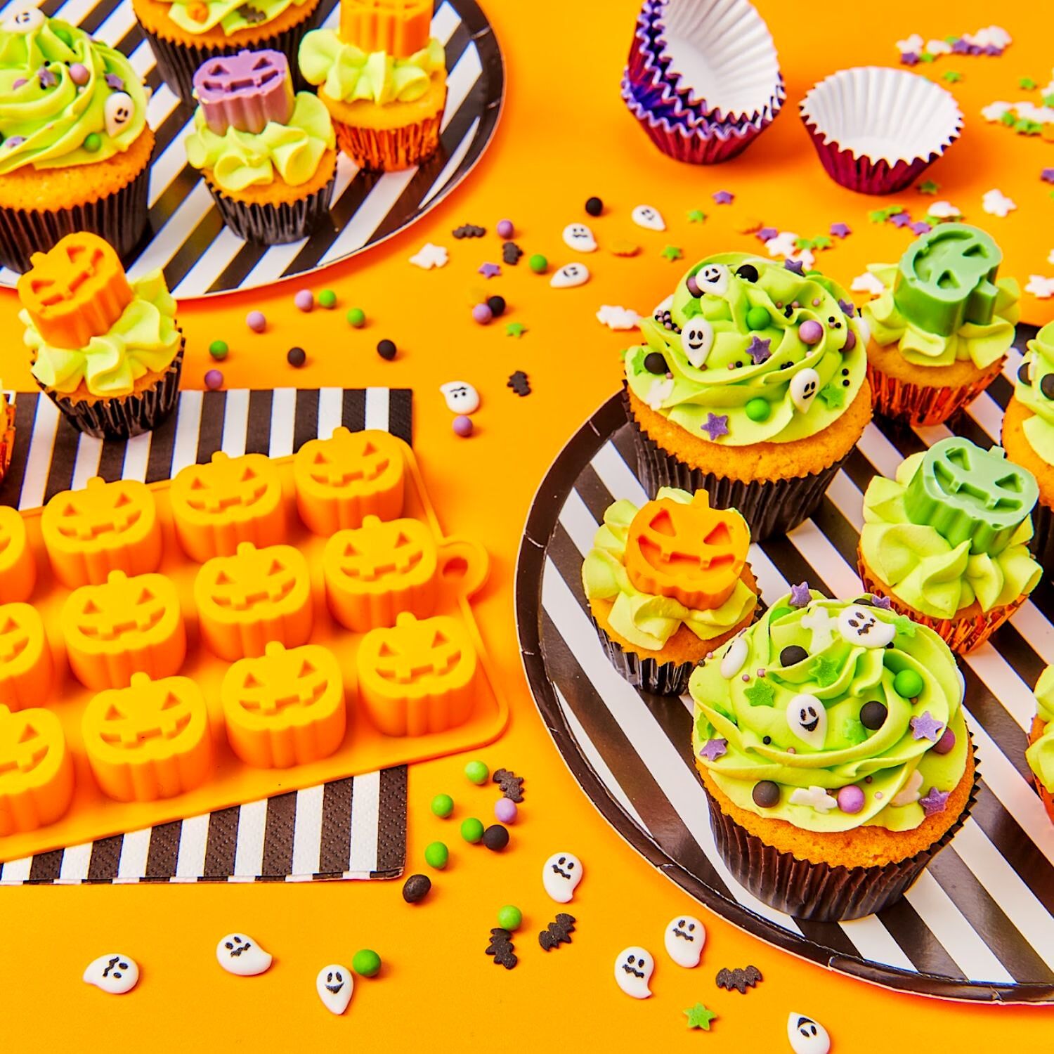 MOLDE SILICONA WILTON - MINI CALABAZAS HALLOWEEN