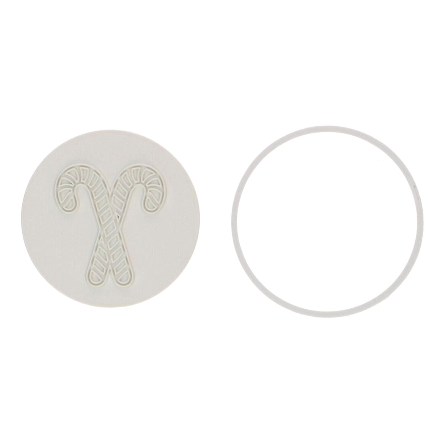 CORTADOR + SELLO PARA GALLETAS WILTON - BASTONES DE CARAMELO